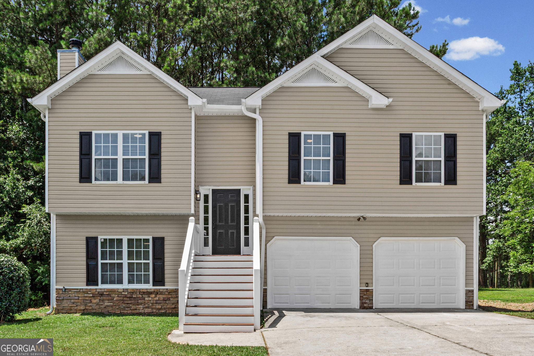 18 Farmington Drive Property Photo 1