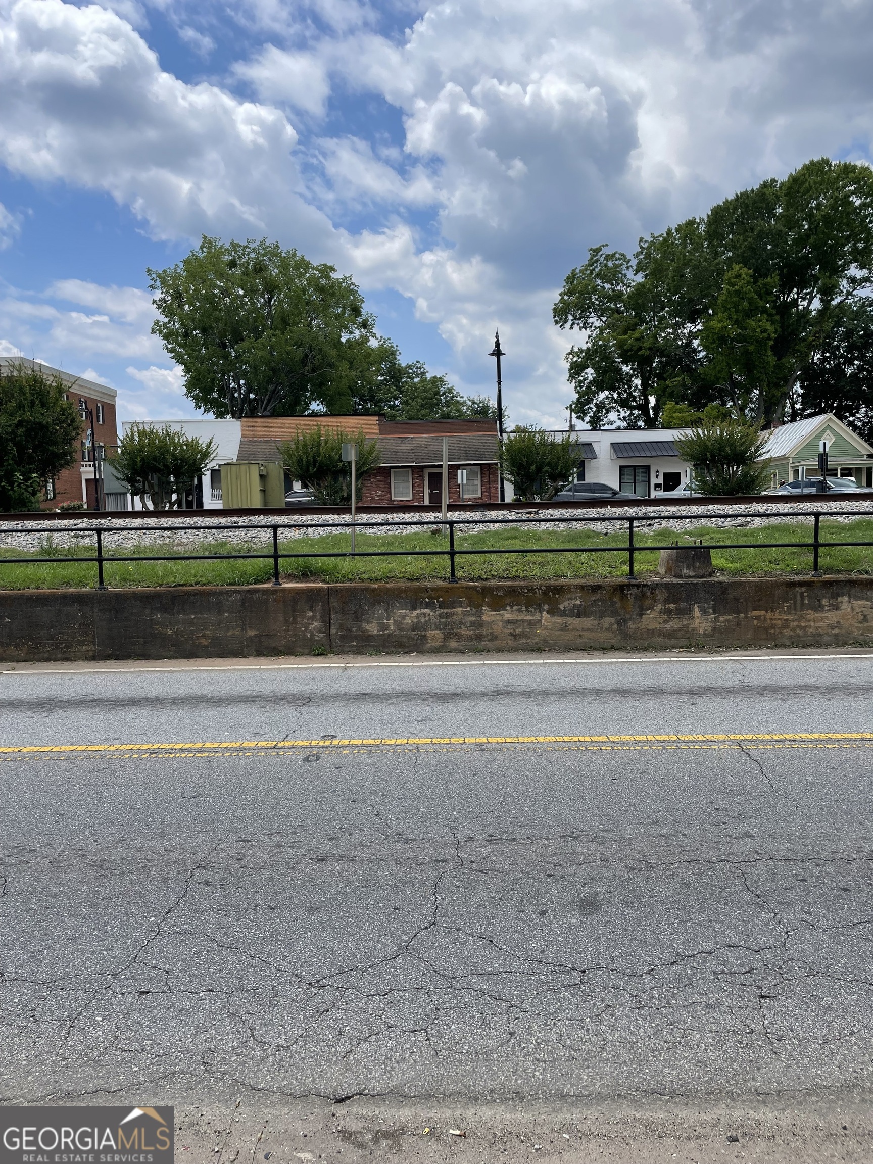 122 N Mcdonough Street Property Photo 4