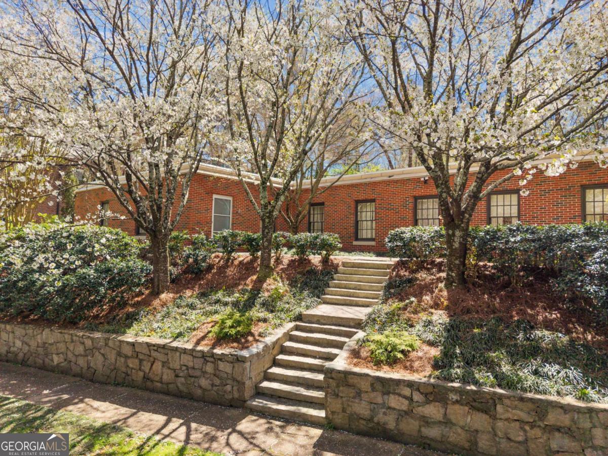 1933 Mclendon Avenue Ne # B Property Photo 1