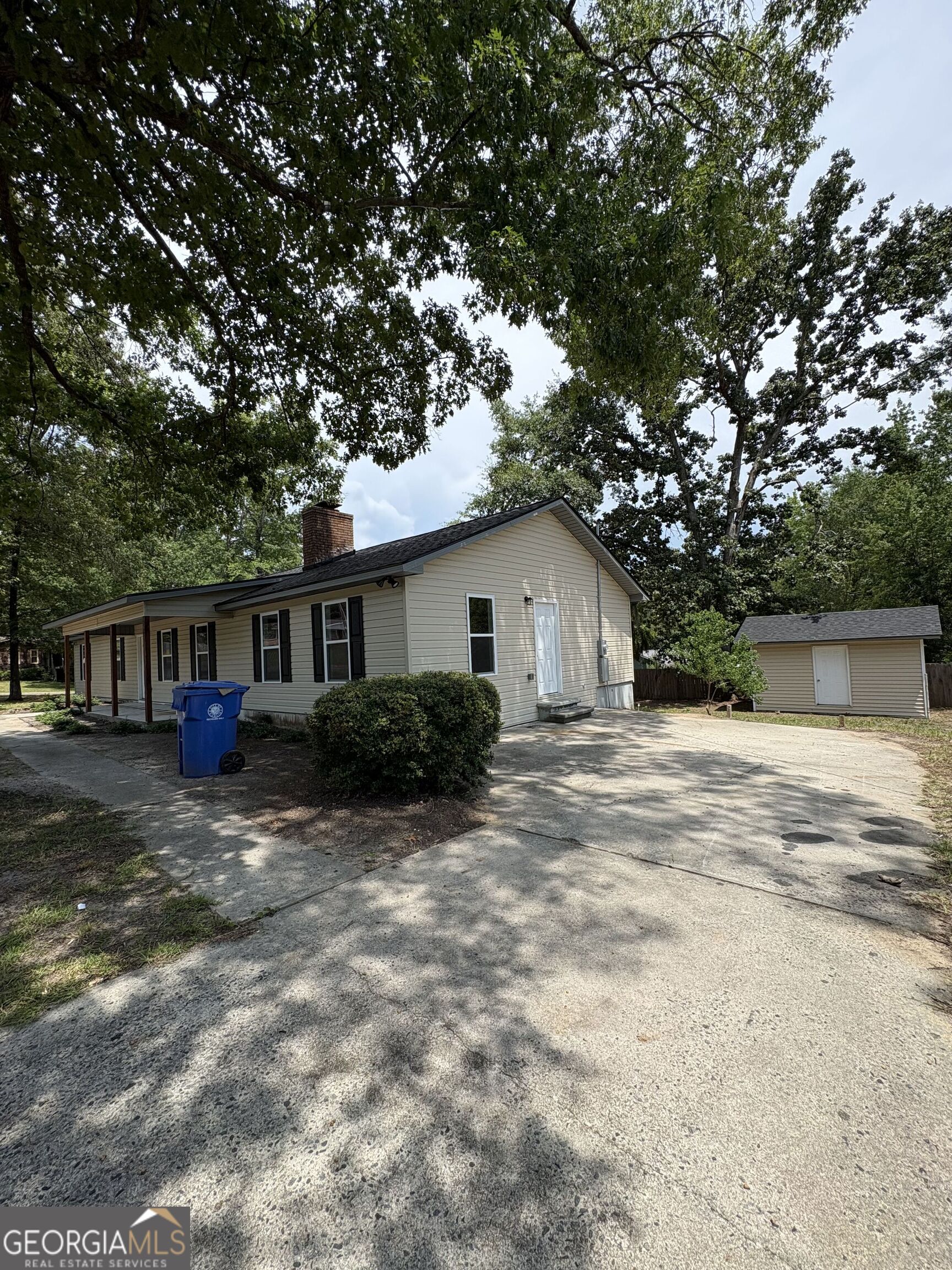 501 Hillside Drive Property Photo 3