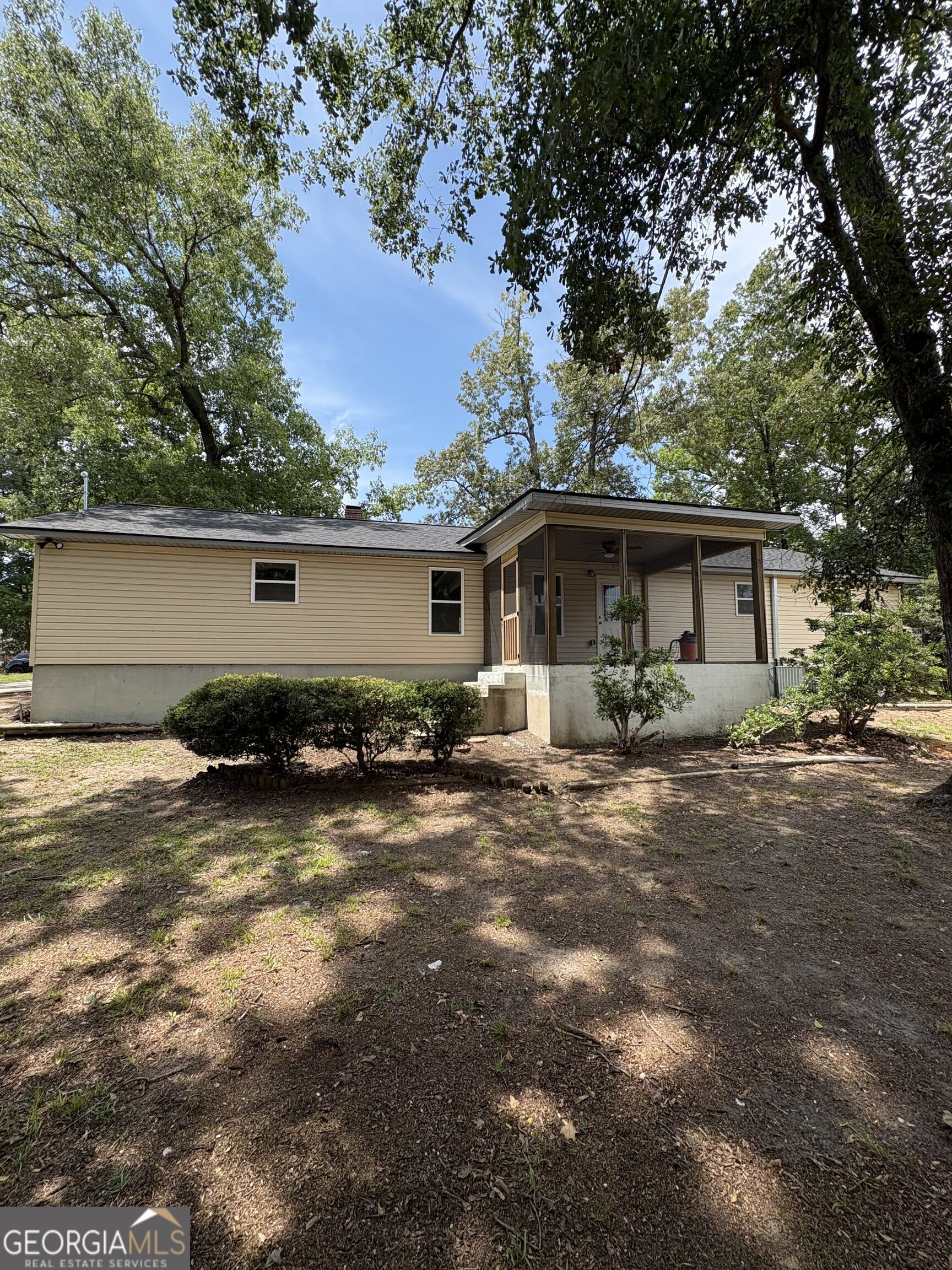 501 Hillside Drive Property Photo 4