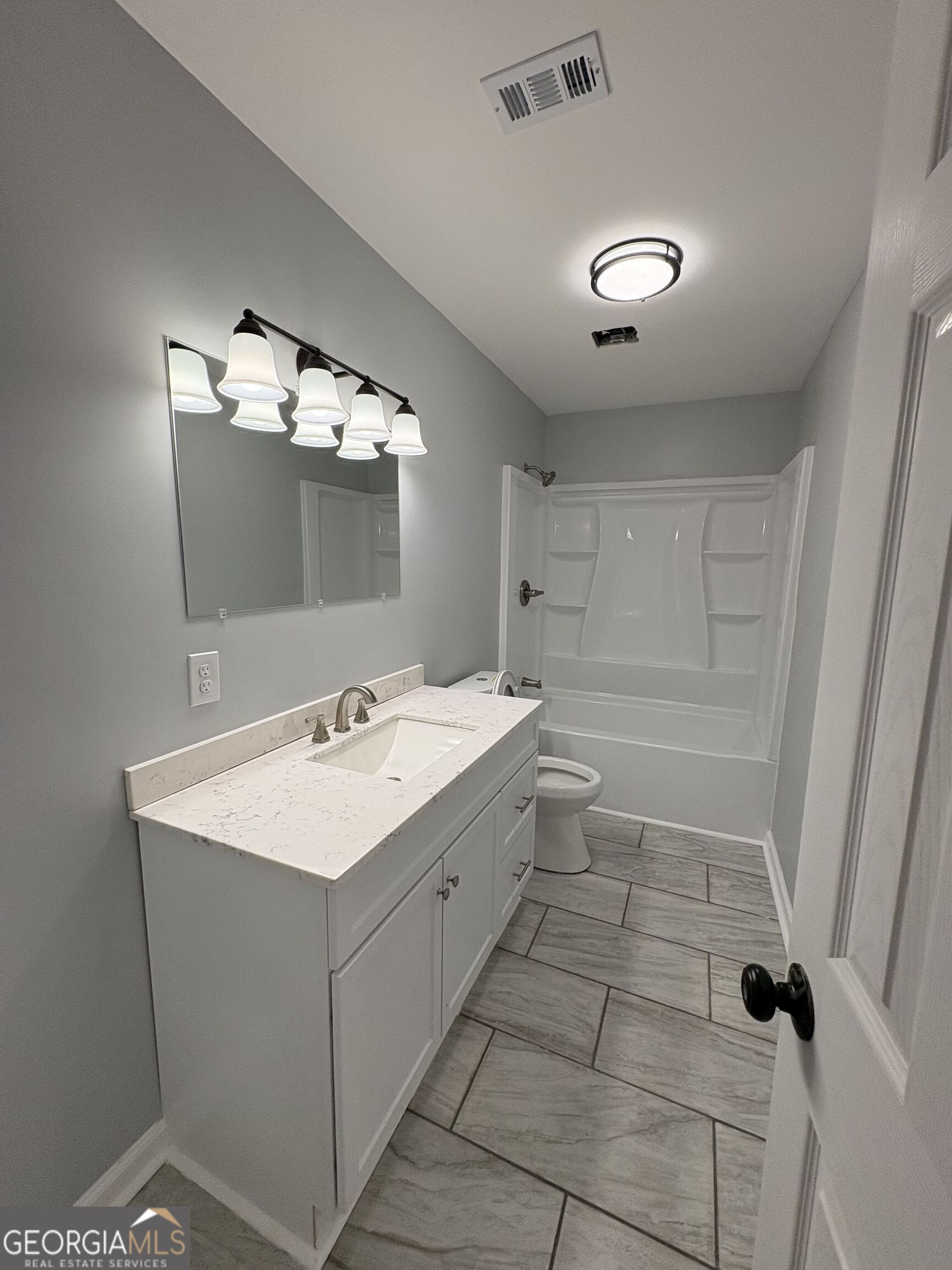 501 Hillside Drive Property Photo 8