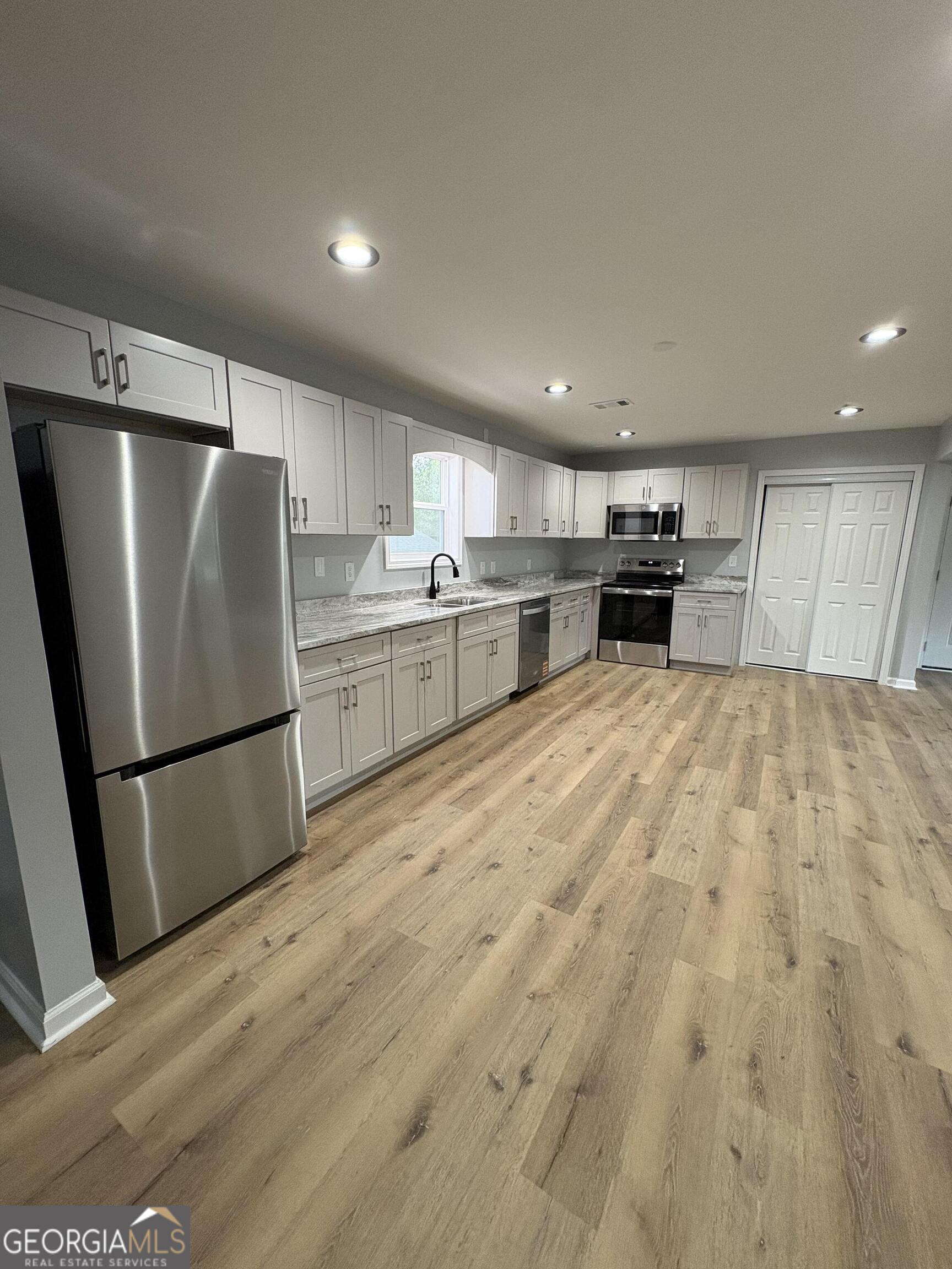 501 Hillside Drive Property Photo 14