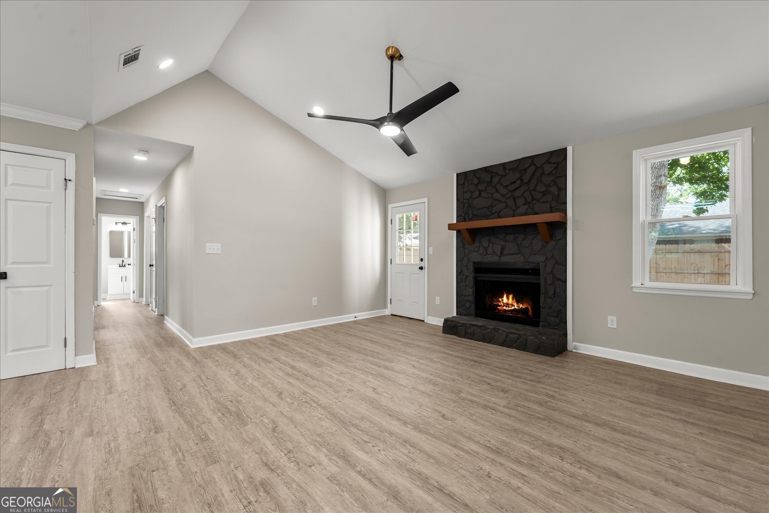1894 Neptune Drive Property Photo 4