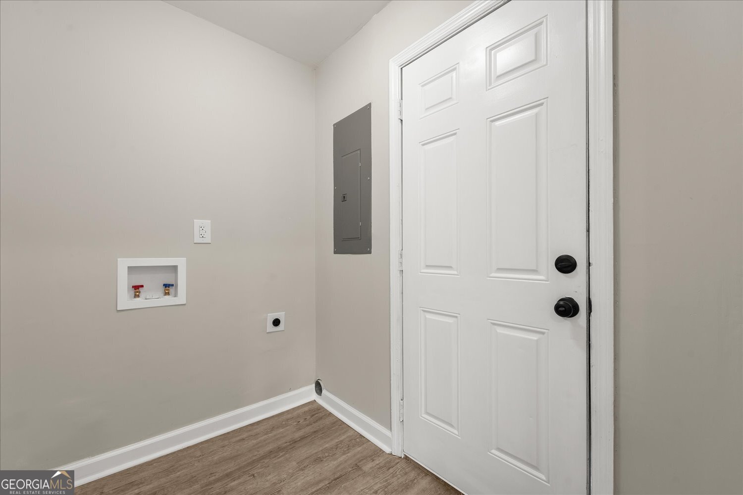 1894 Neptune Drive Property Photo 7