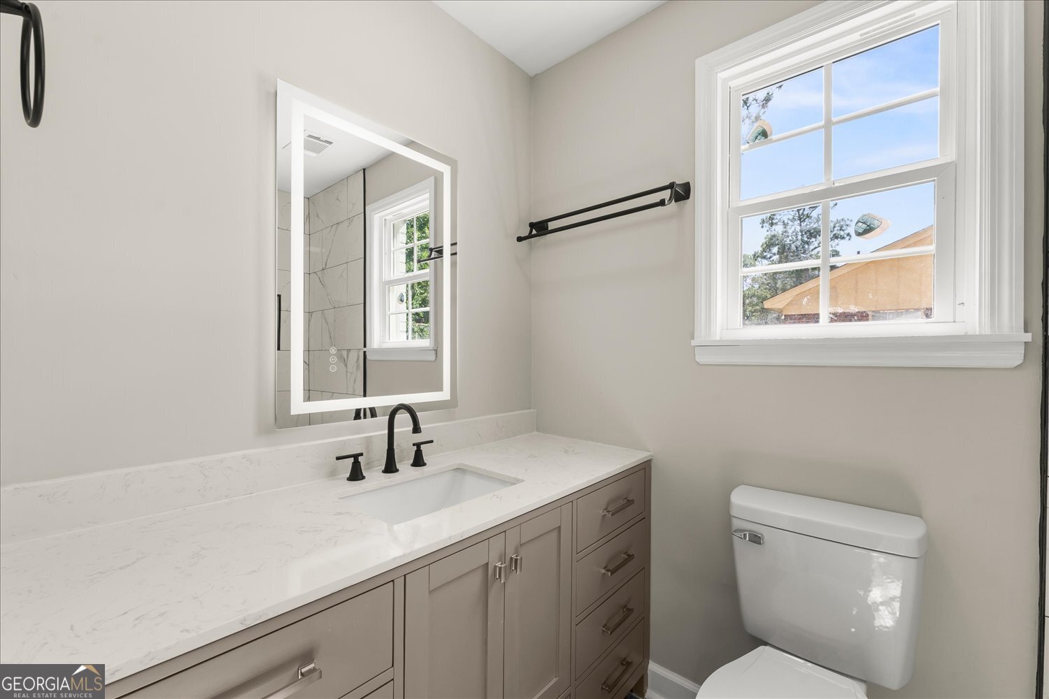 1894 Neptune Drive Property Photo 12
