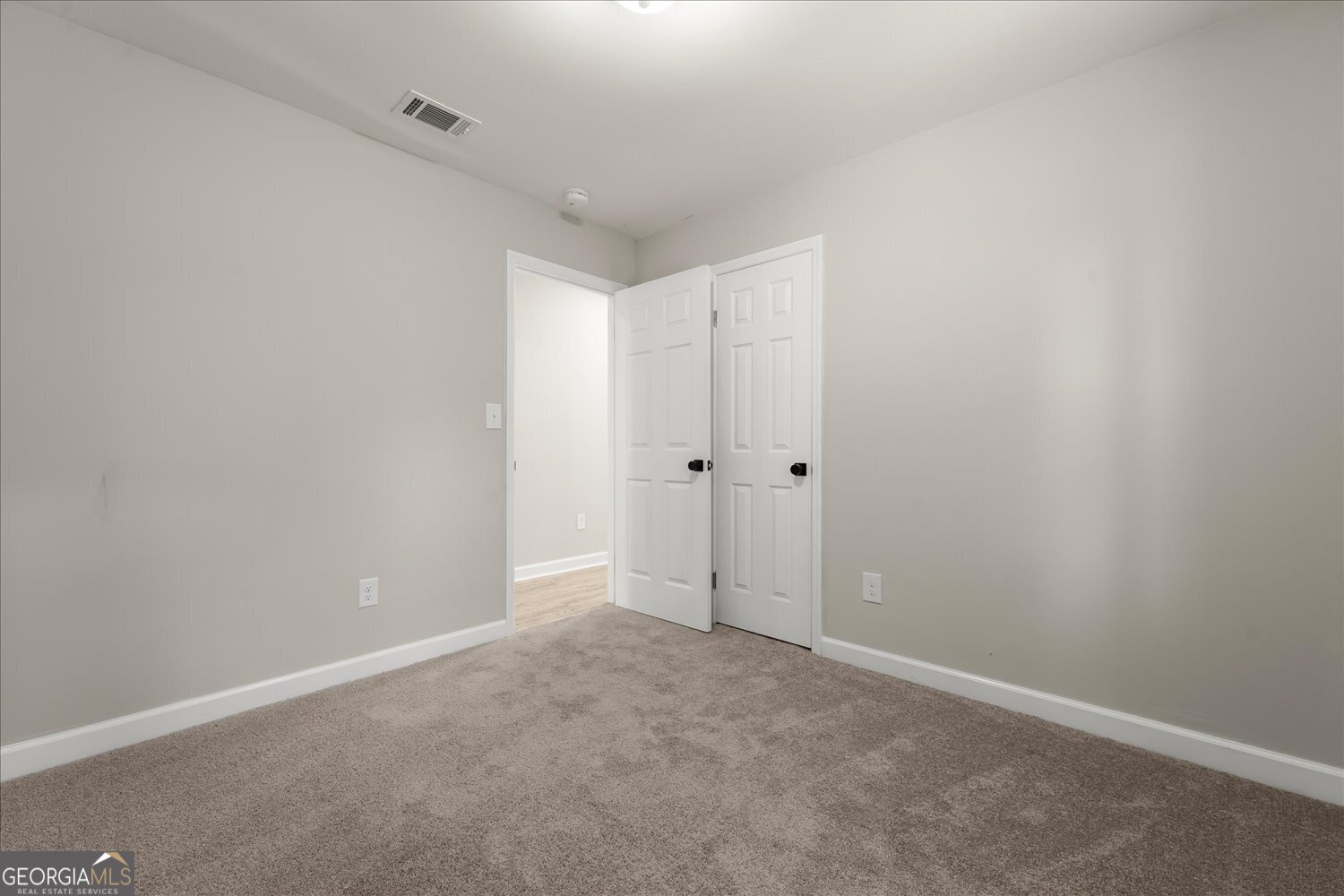 1894 Neptune Drive Property Photo 15