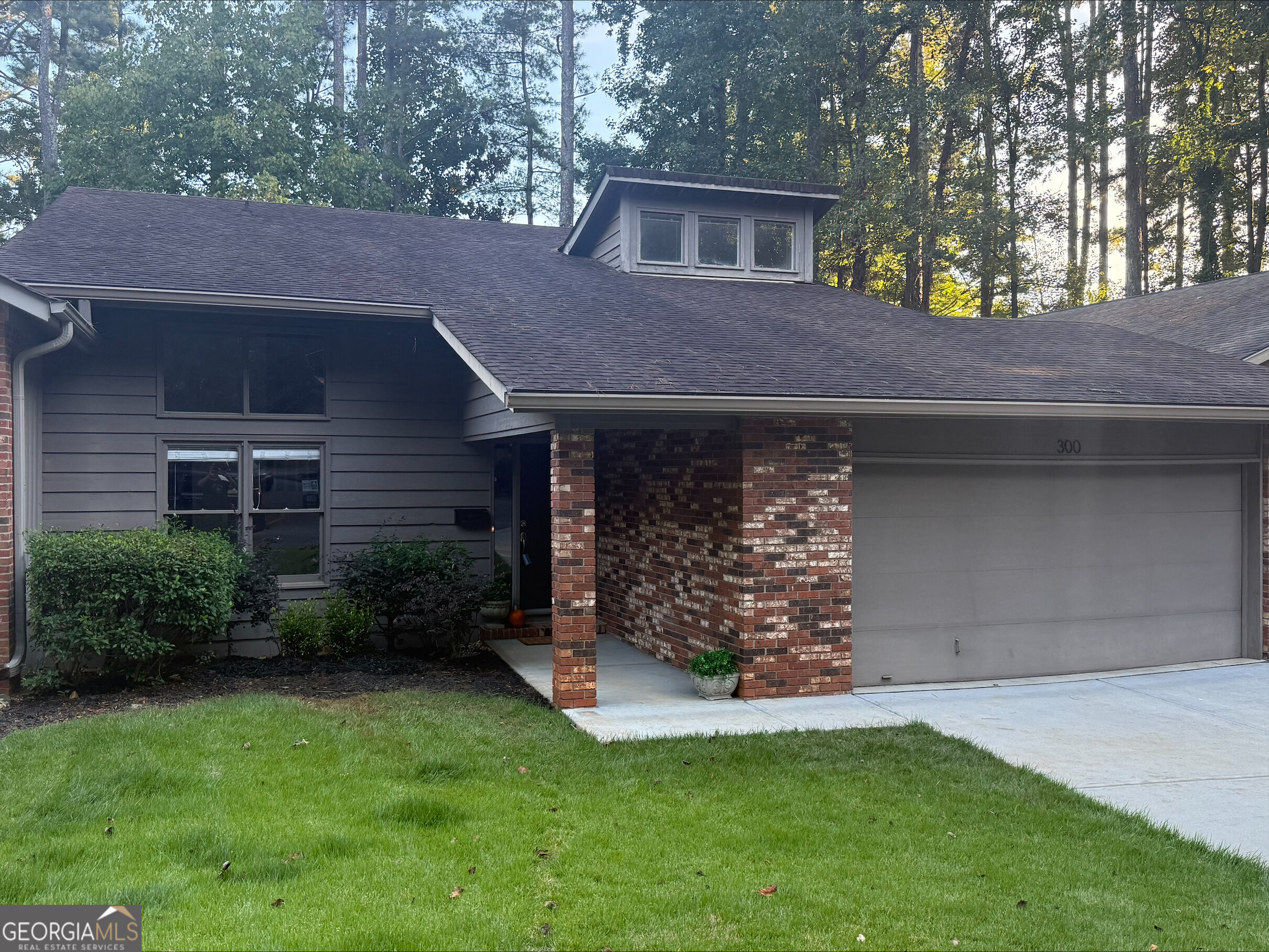 300 Cruise Court Property Photo 1