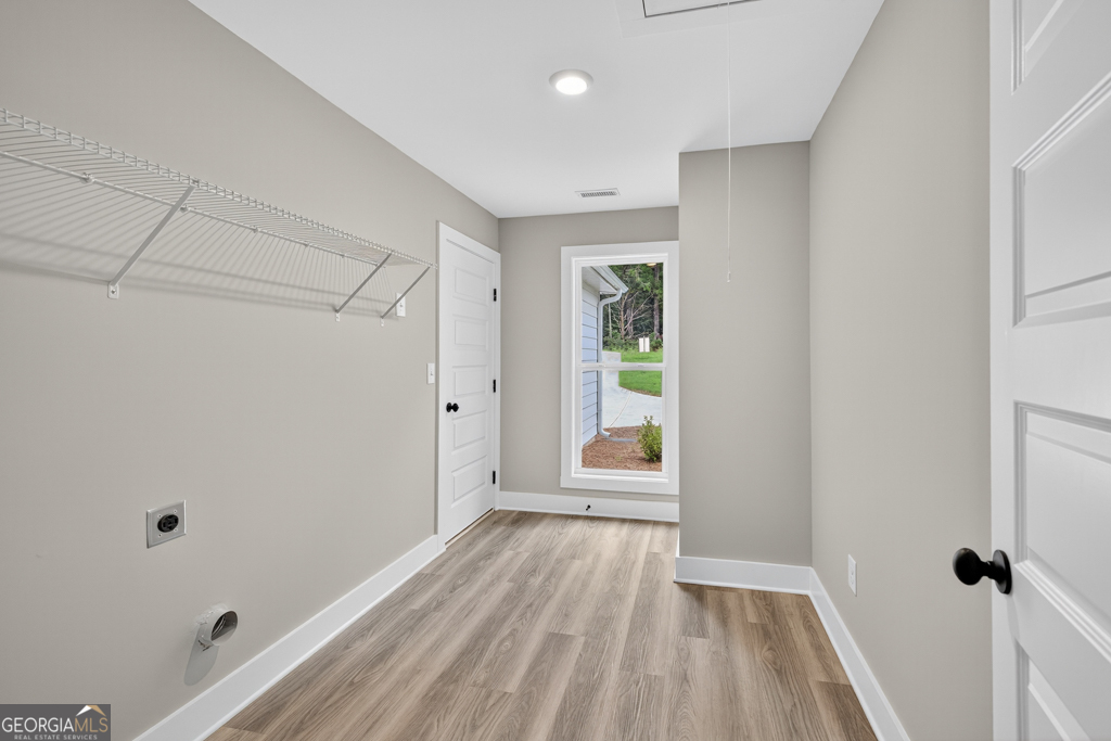 468 Roper Road Property Photo 14