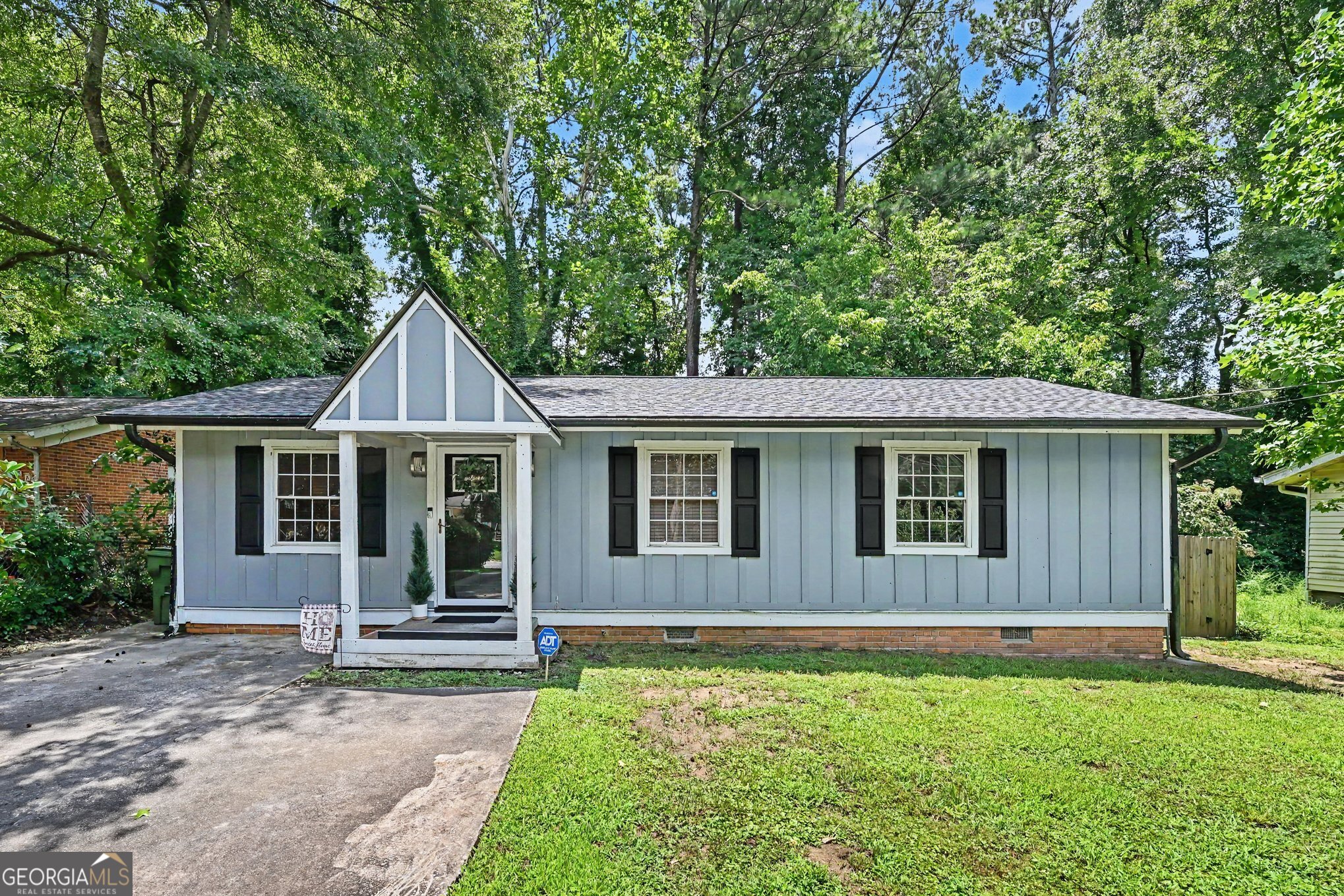 271 Oak Drive Se Property Photo 1