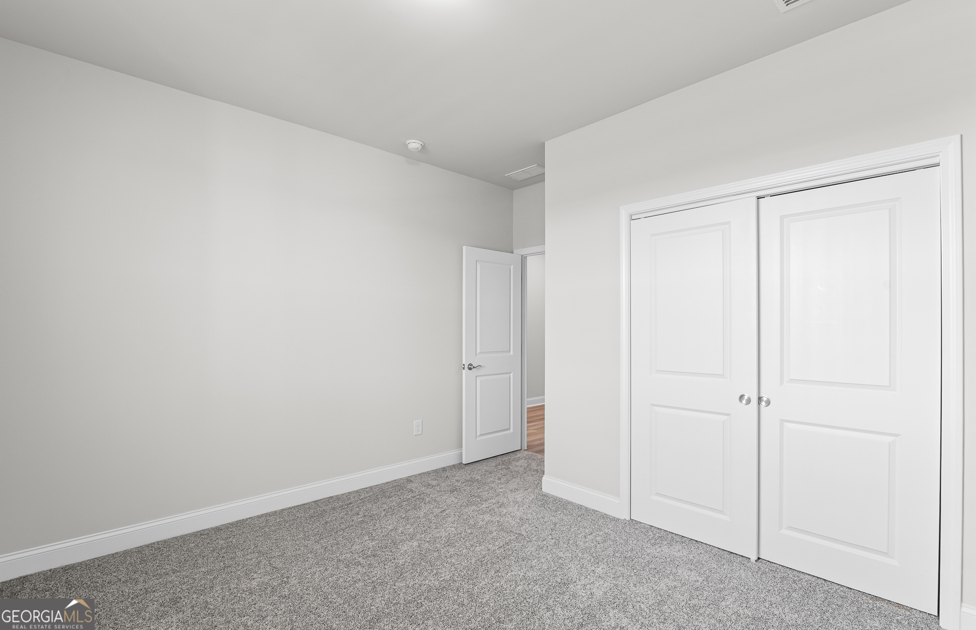 280 Nesta Grove Drive Property Photo 5