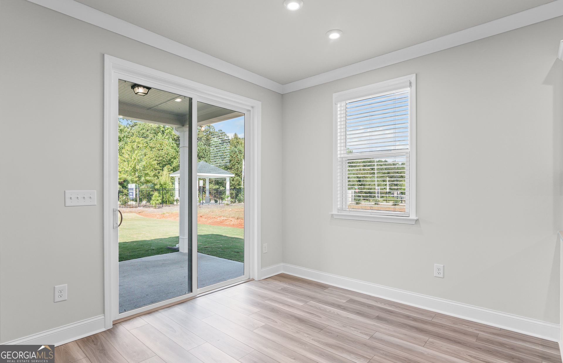 280 Nesta Grove Drive Property Photo 16