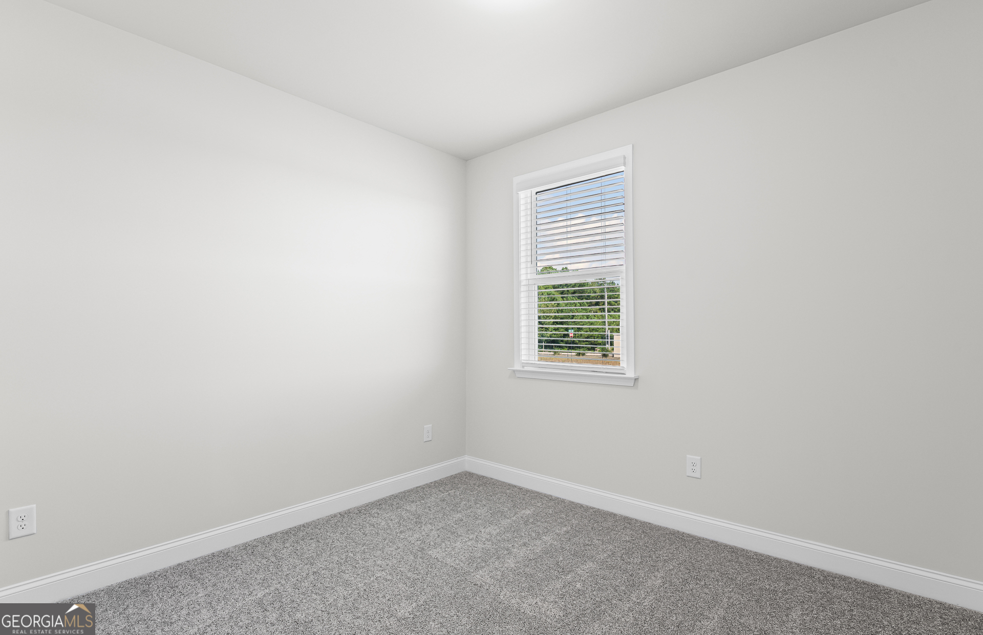 280 Nesta Grove Drive Property Photo 17