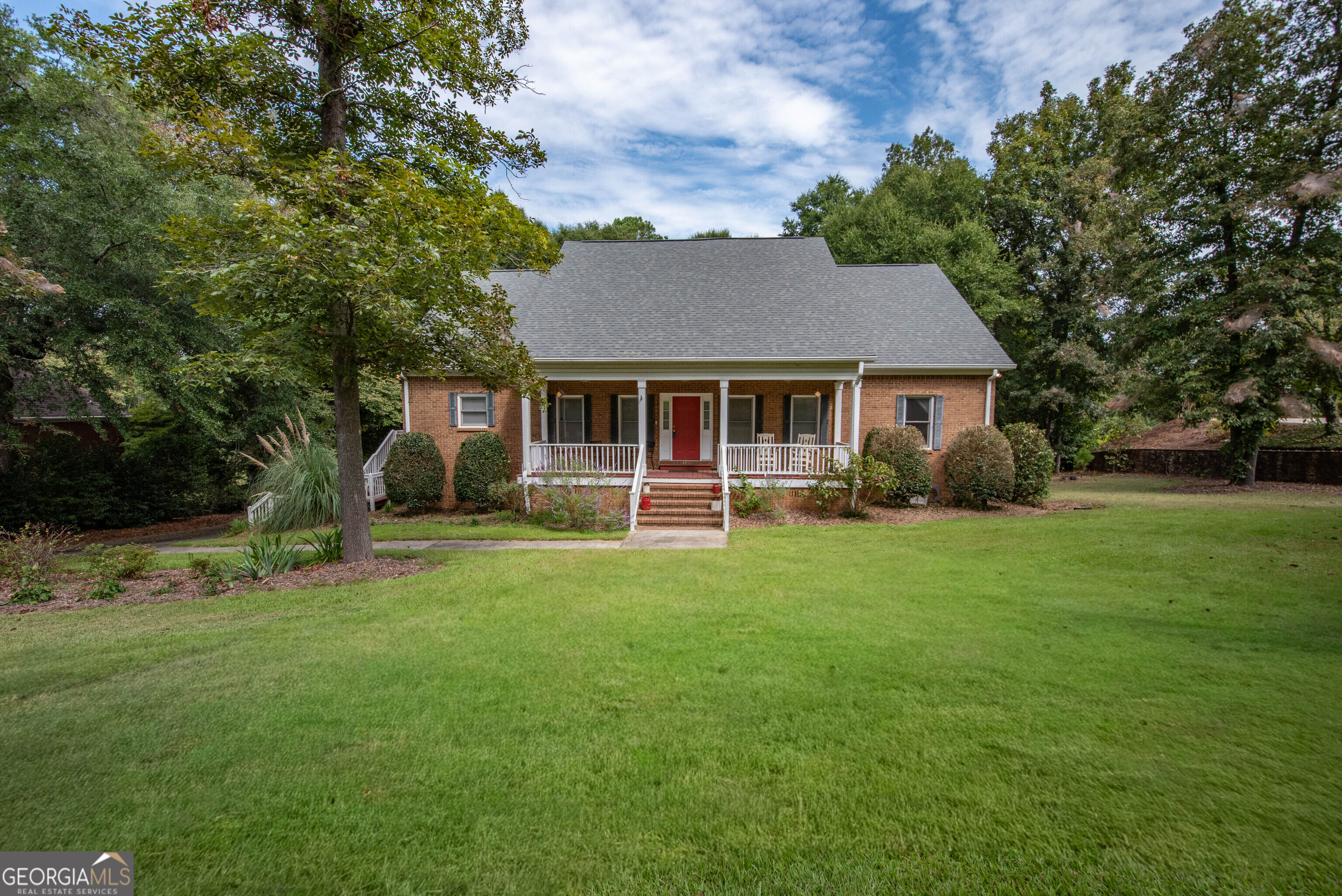 110 Holly Drive Property Photo 1