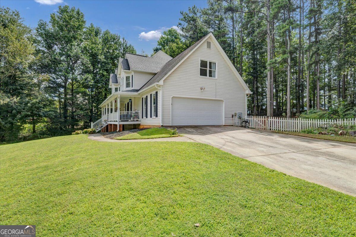 25 Spring Woods Drive Property Photo 4