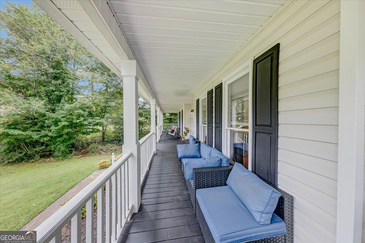 25 Spring Woods Drive Property Photo 6