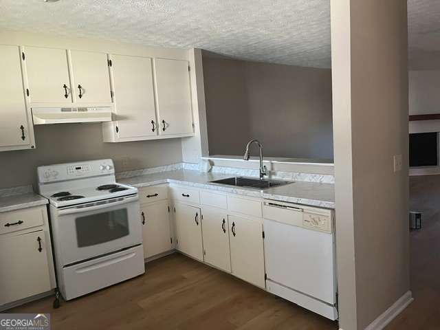 1290 Knoll Court Nw # B Property Photo 1
