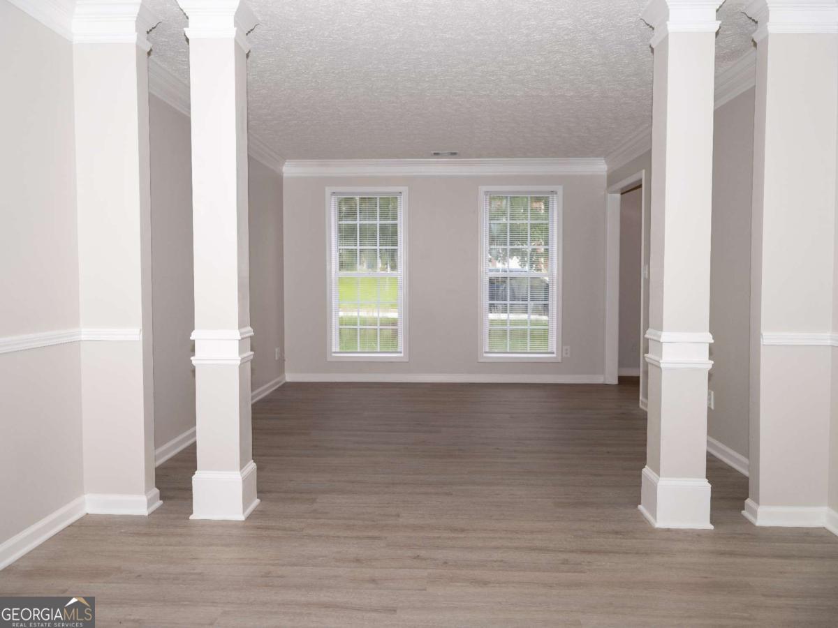 1860 Pinehurst View Drive Property Photo 3