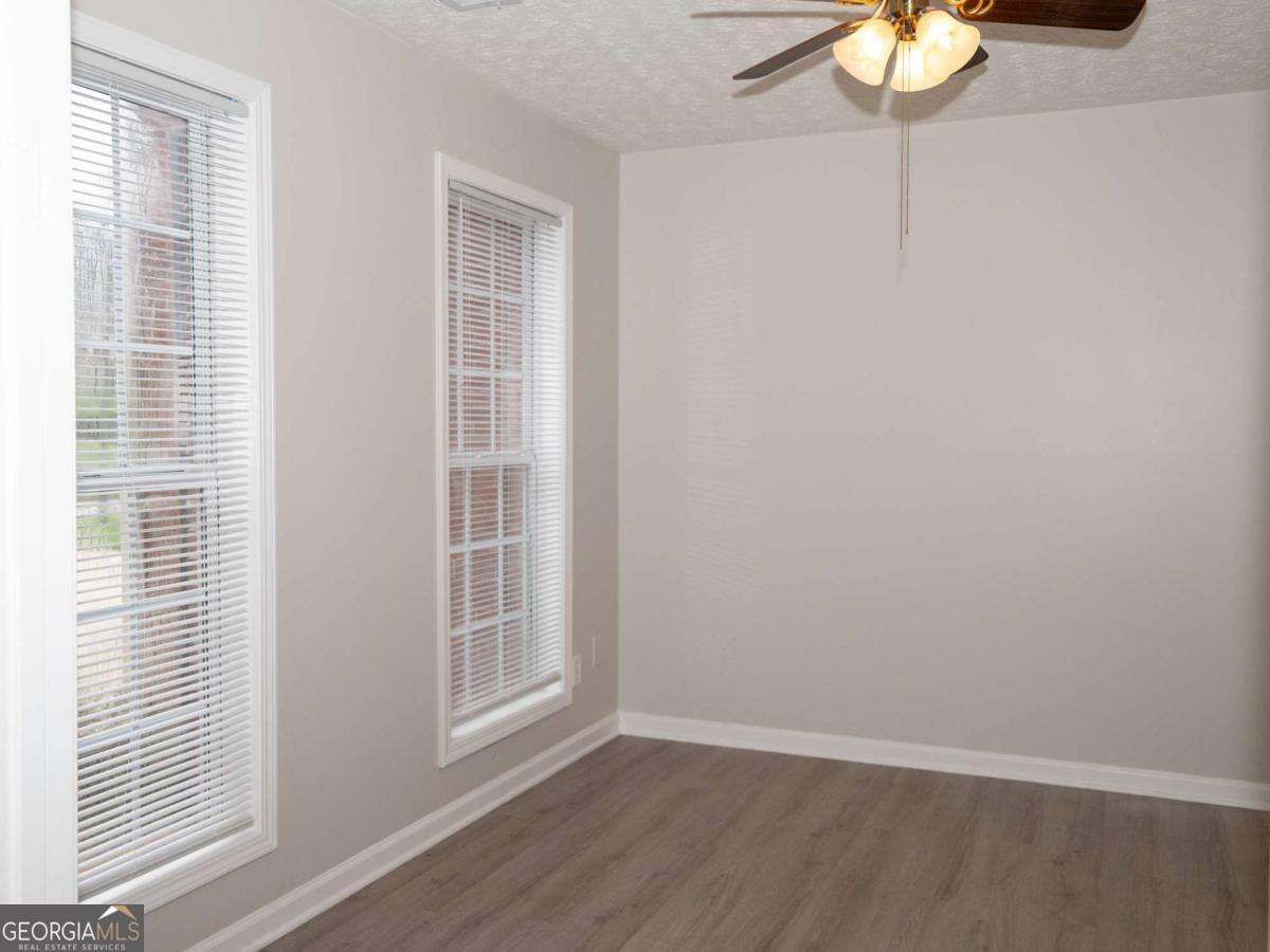 1860 Pinehurst View Drive Property Photo 11