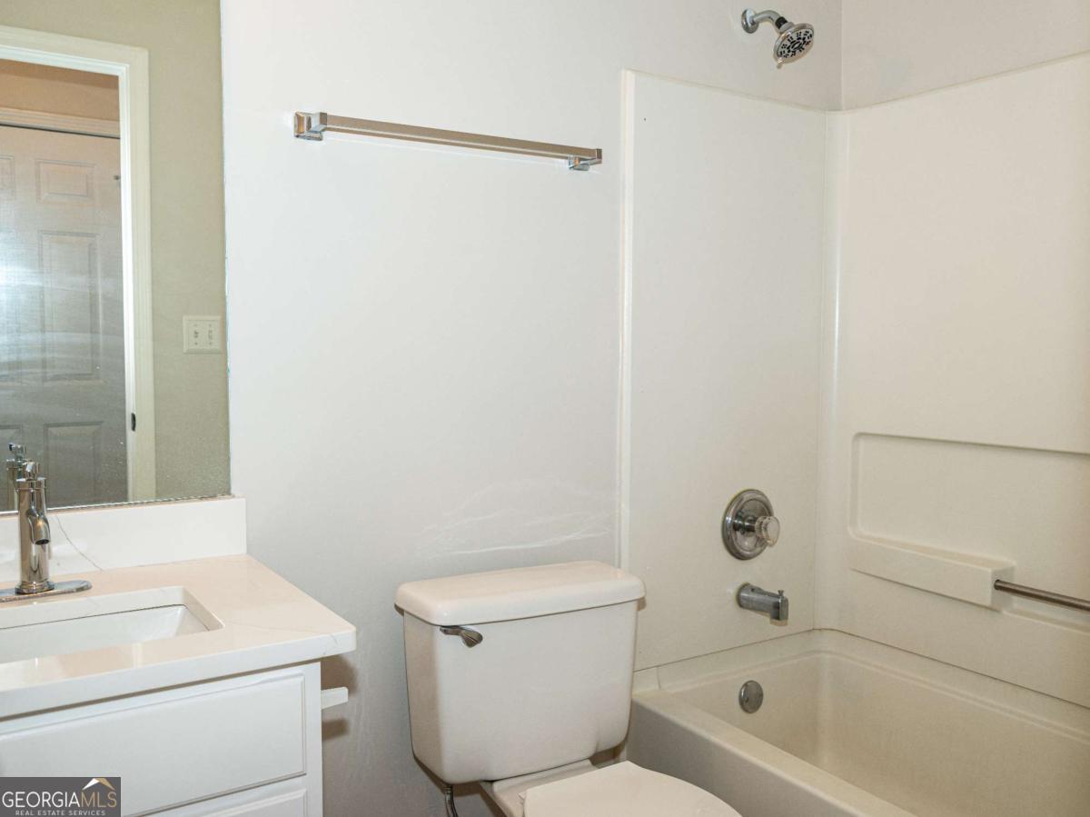 1860 Pinehurst View Drive Property Photo 12
