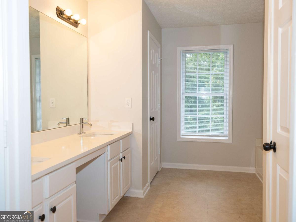 1860 Pinehurst View Drive Property Photo 18
