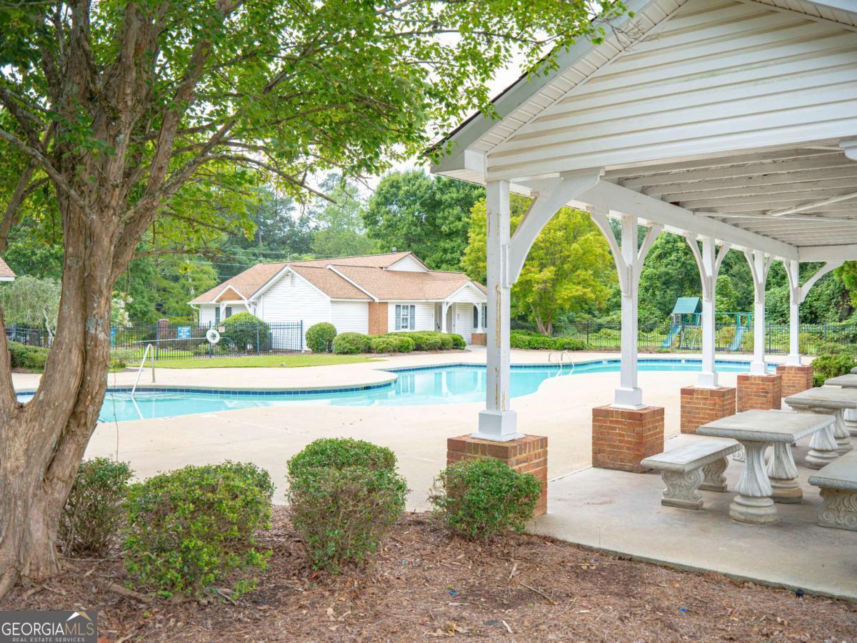 1860 Pinehurst View Drive Property Photo 27