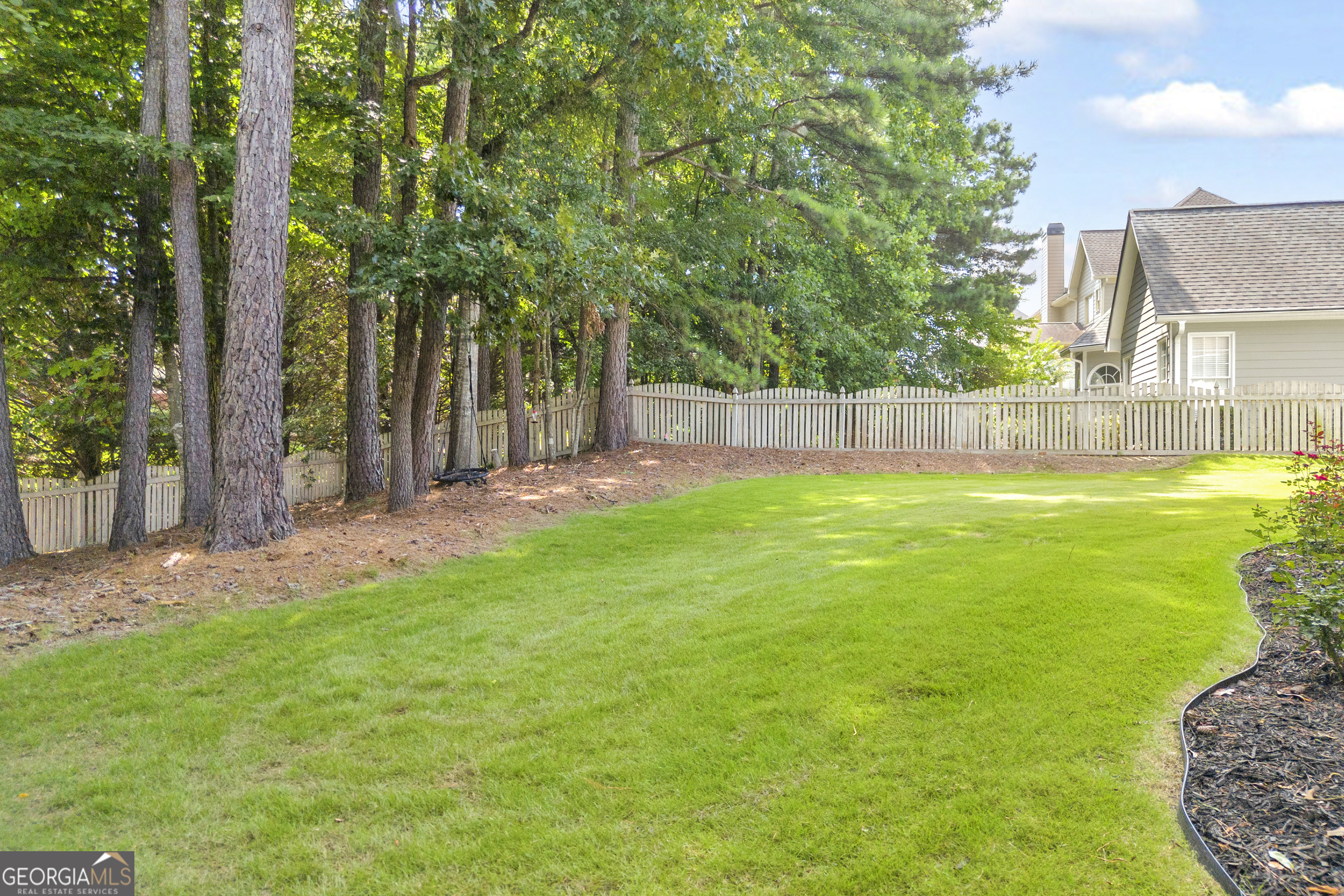 1190 Lamont Circle Property Photo 4