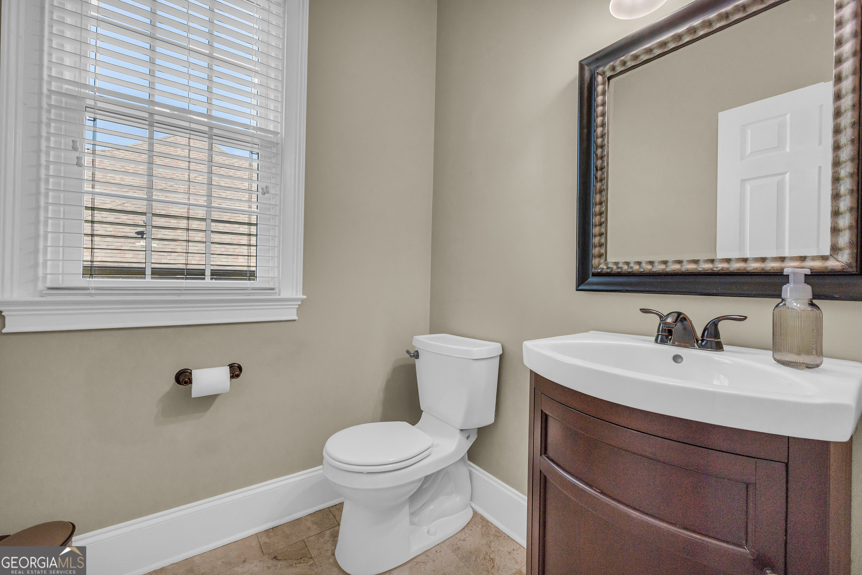 1190 Lamont Circle Property Photo 9