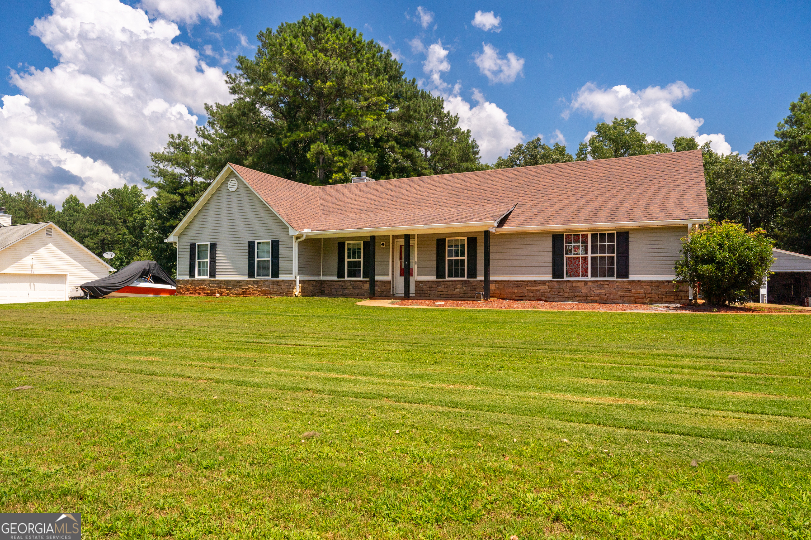 132 Old Stonewall Drive Property Photo 1