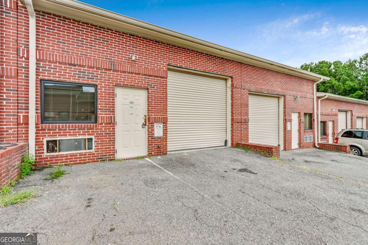 135 Mansell Place # 303 Property Photo 1