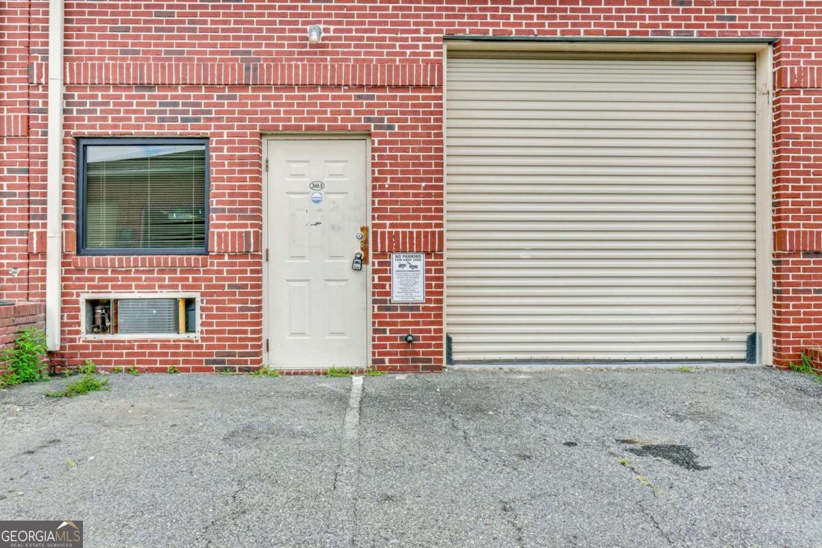 135 Mansell Place # 303 Property Photo 2