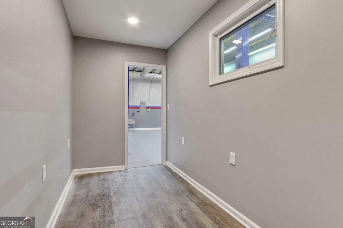 135 Mansell Place # 303 Property Photo 13