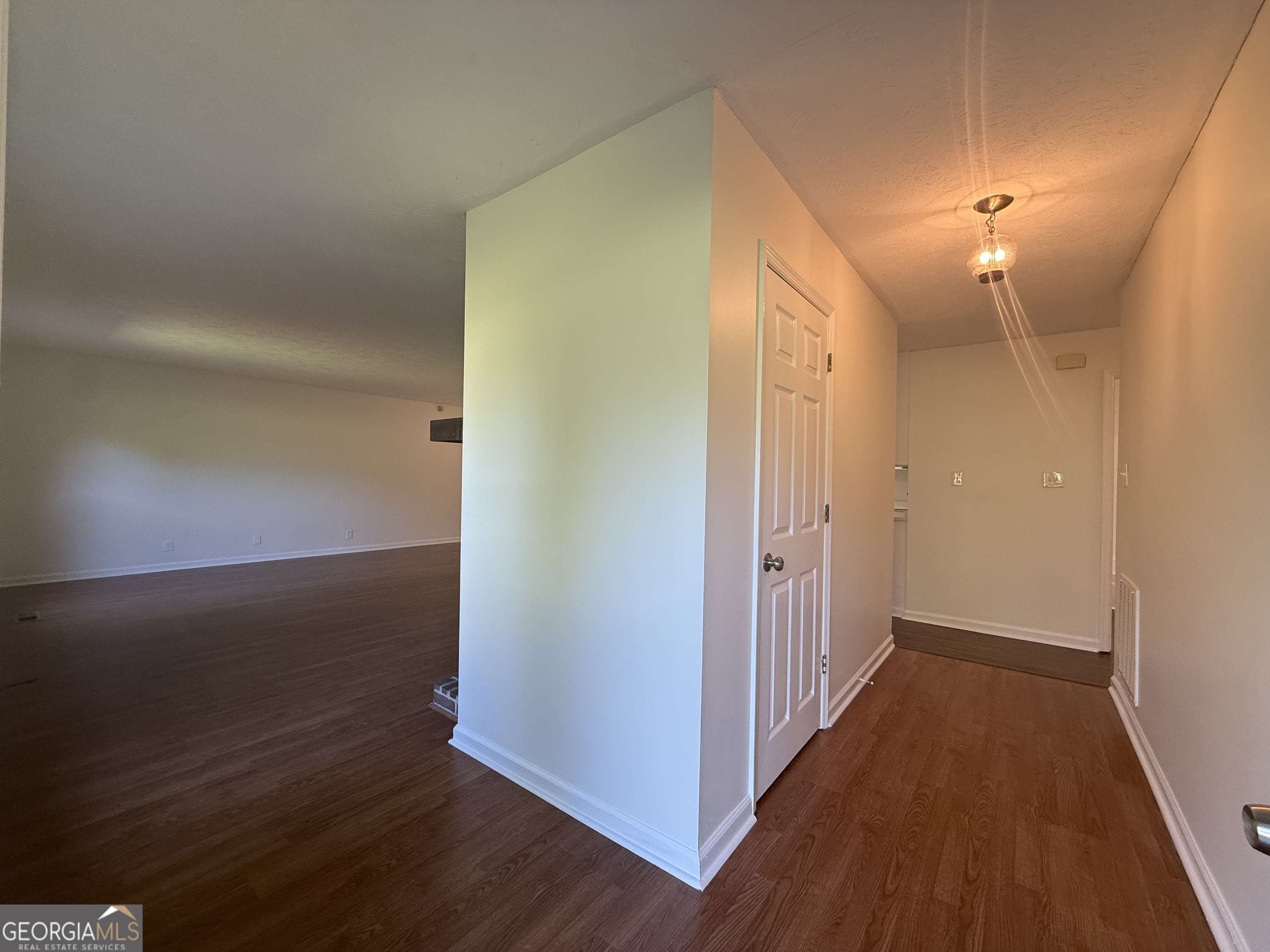 508 Merrill Lane Property Photo 6