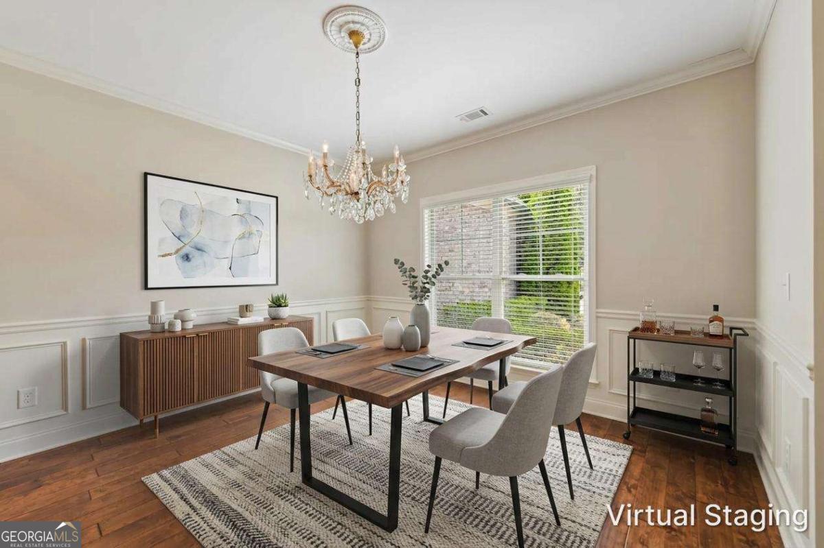 1857 Cambridge Square Property Photo 3