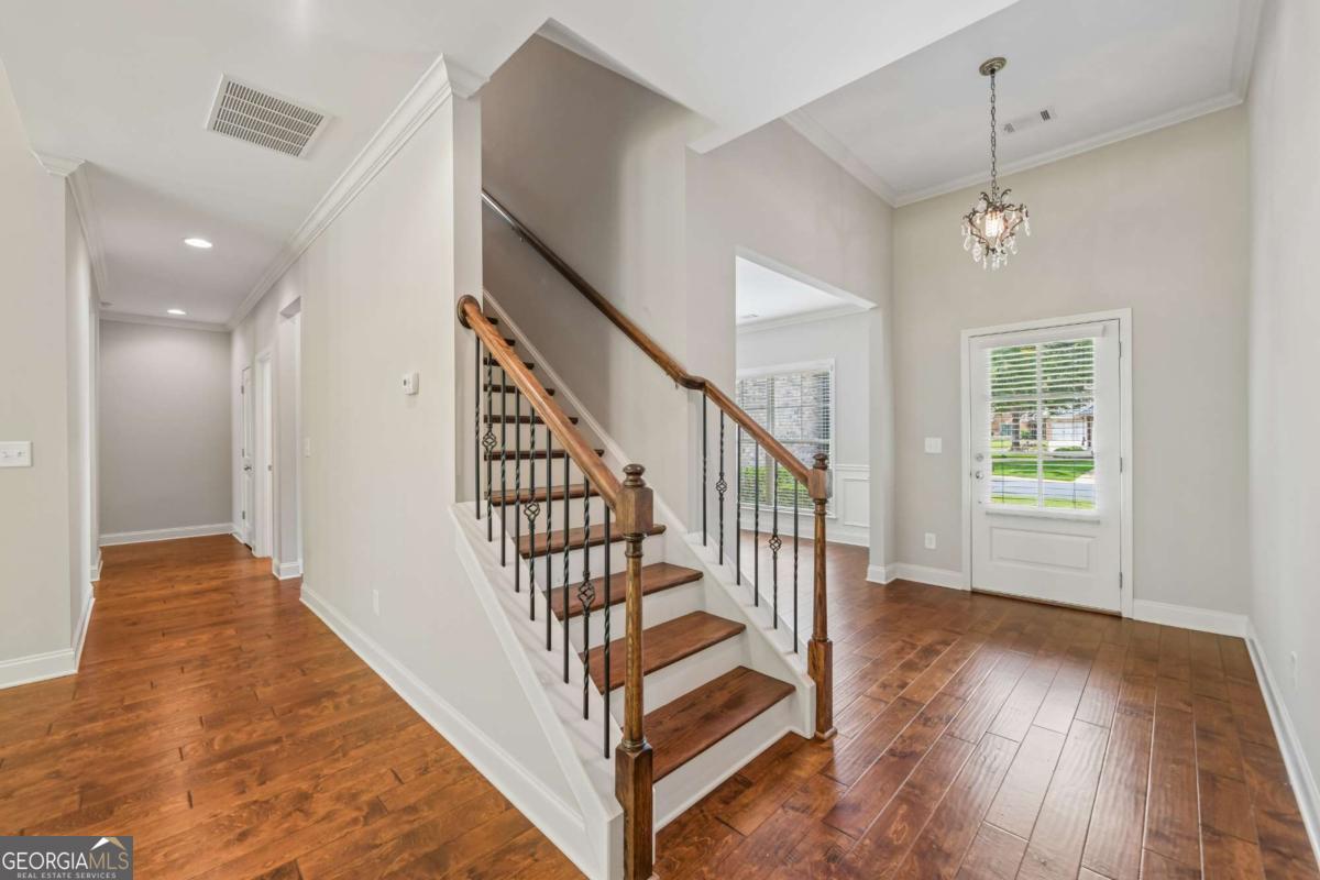1857 Cambridge Square Property Photo 10