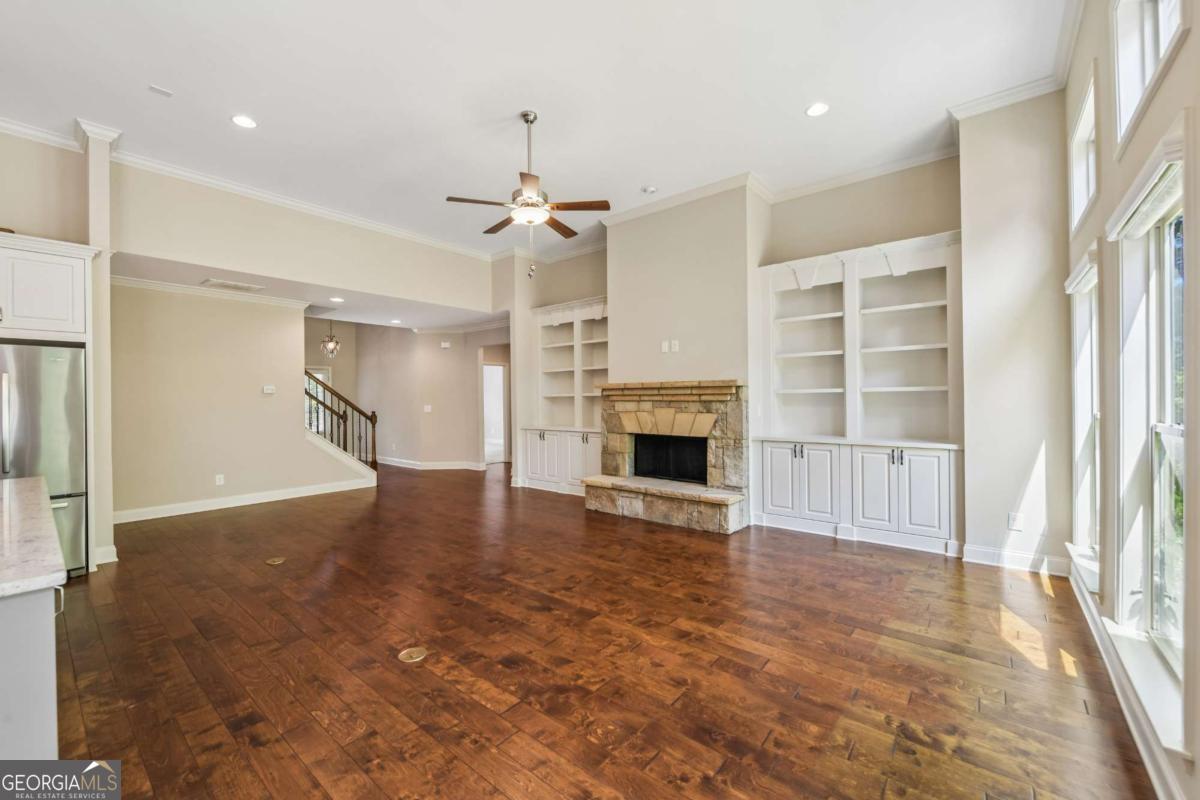 1857 Cambridge Square Property Photo 11