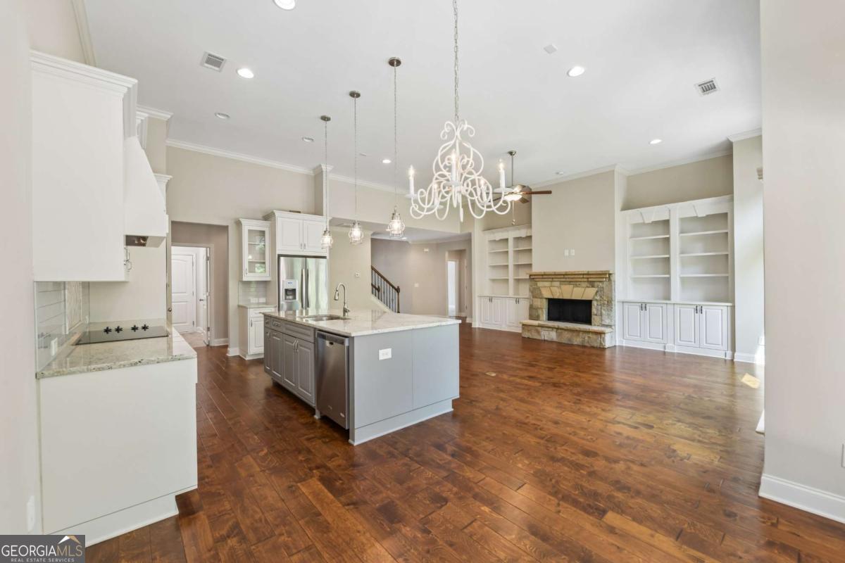 1857 Cambridge Square Property Photo 15