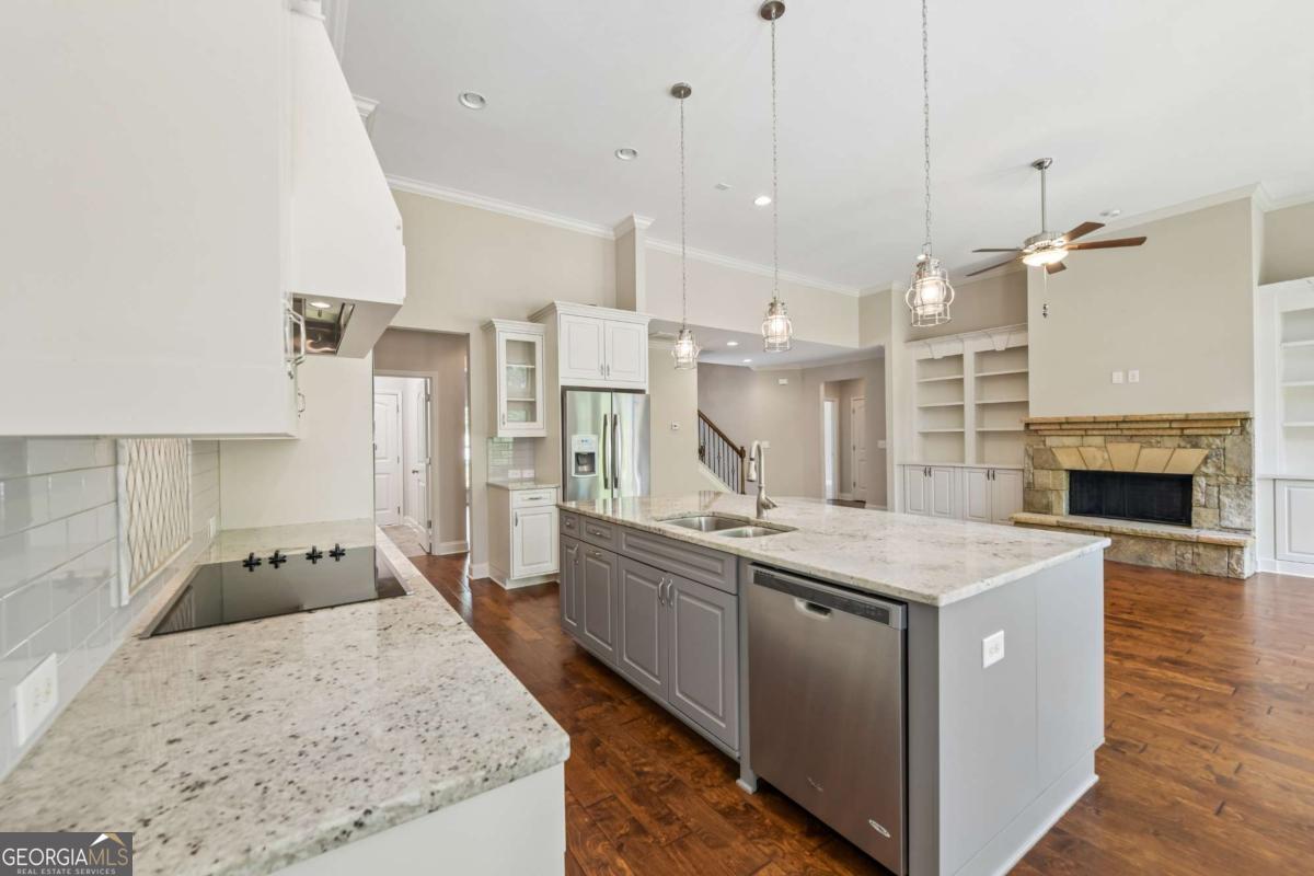 1857 Cambridge Square Property Photo 16