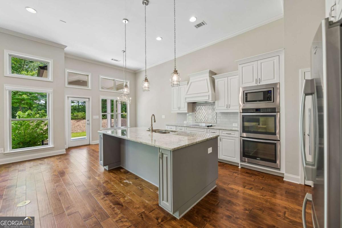 1857 Cambridge Square Property Photo 17