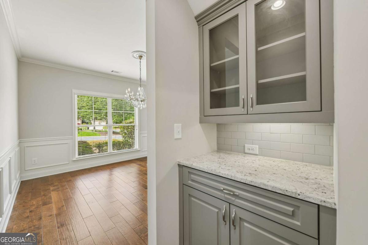 1857 Cambridge Square Property Photo 21