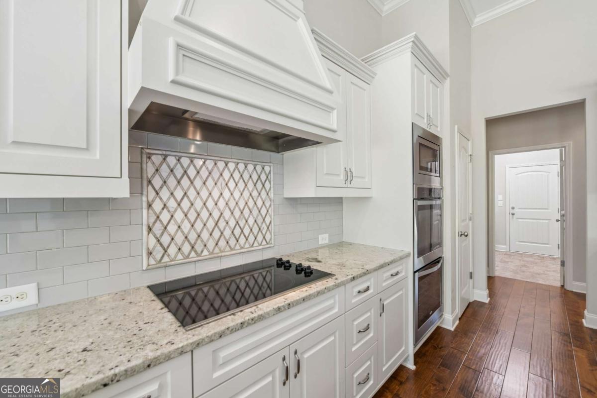 1857 Cambridge Square Property Photo 22