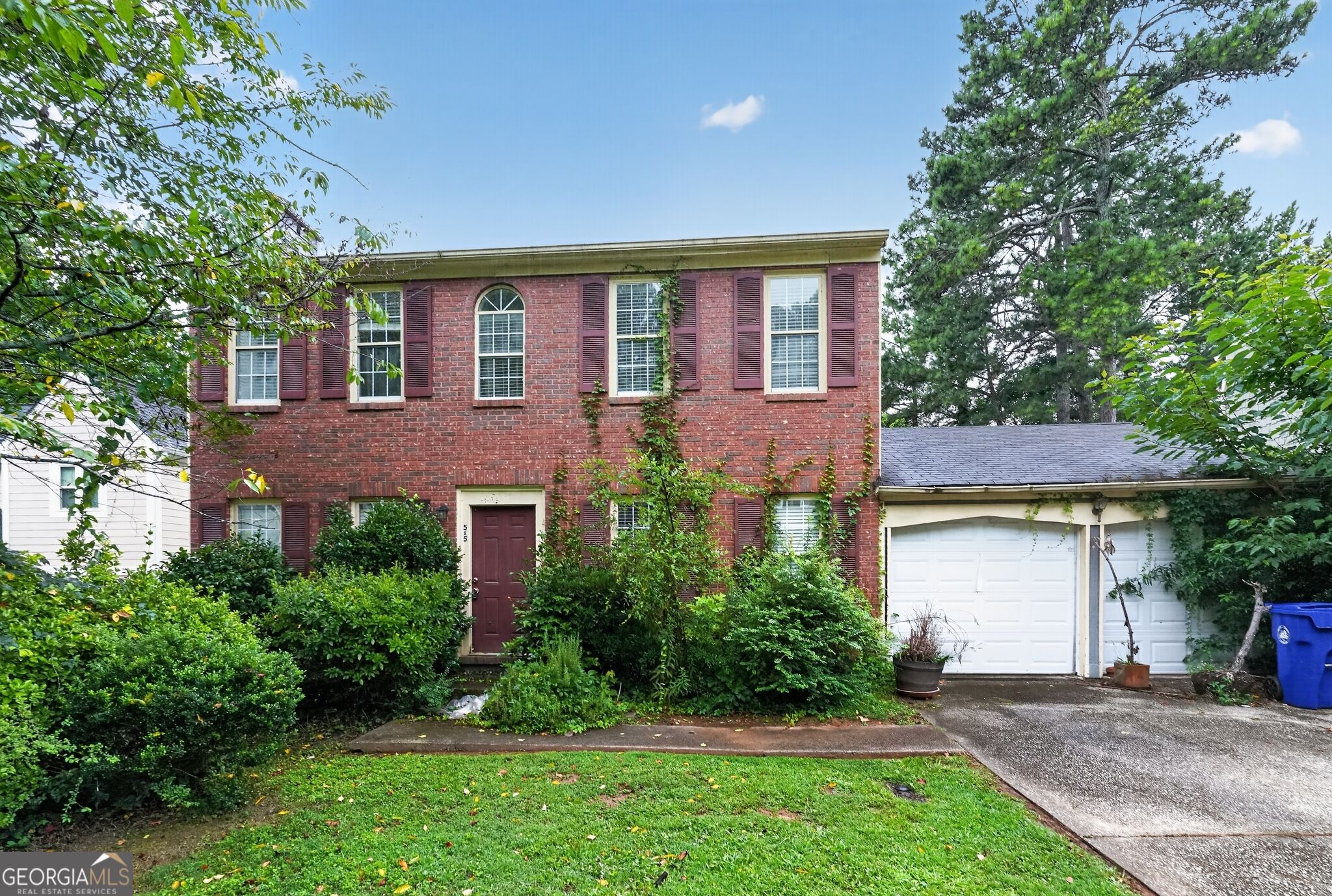 585 Woodcrest Manor Drive Property Photo 4