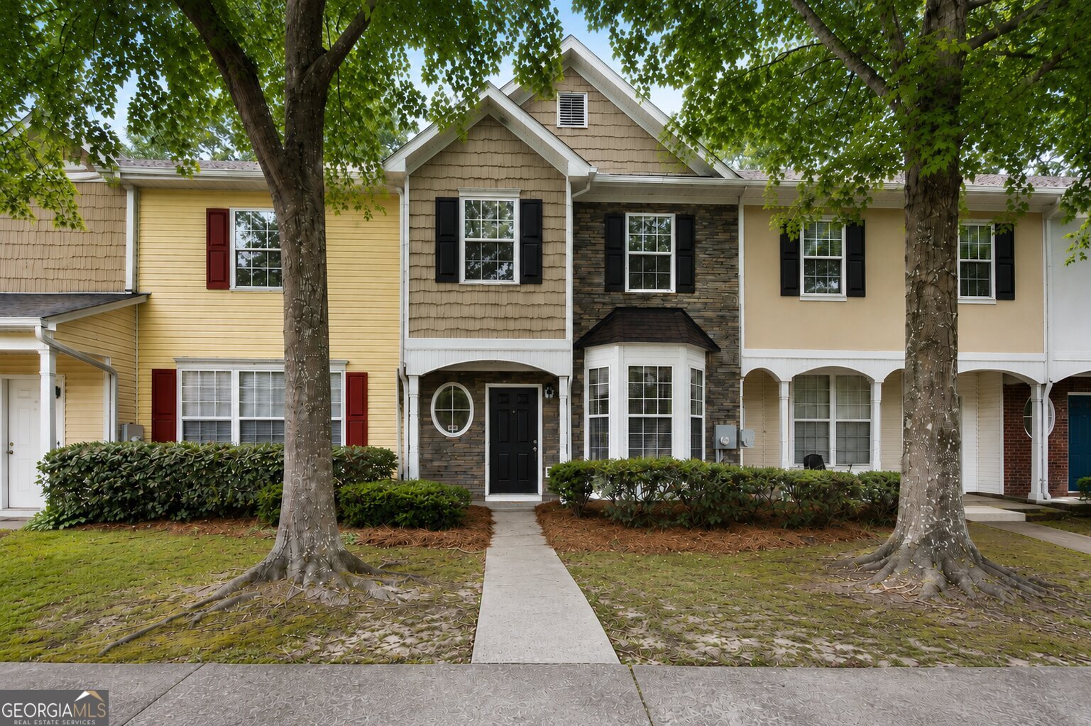 6114 Camden Forrest Drive Property Photo 1