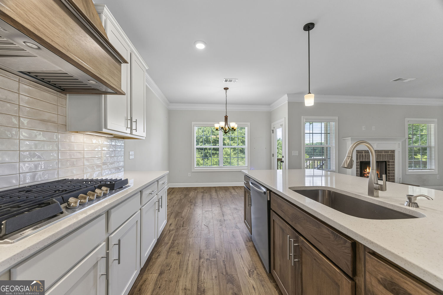 2504 Creekside Crossing Property Photo 16