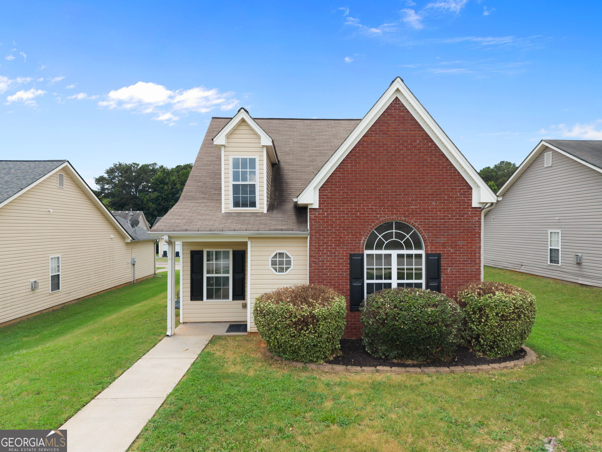 1470 Lafayette Square Property Photo 1