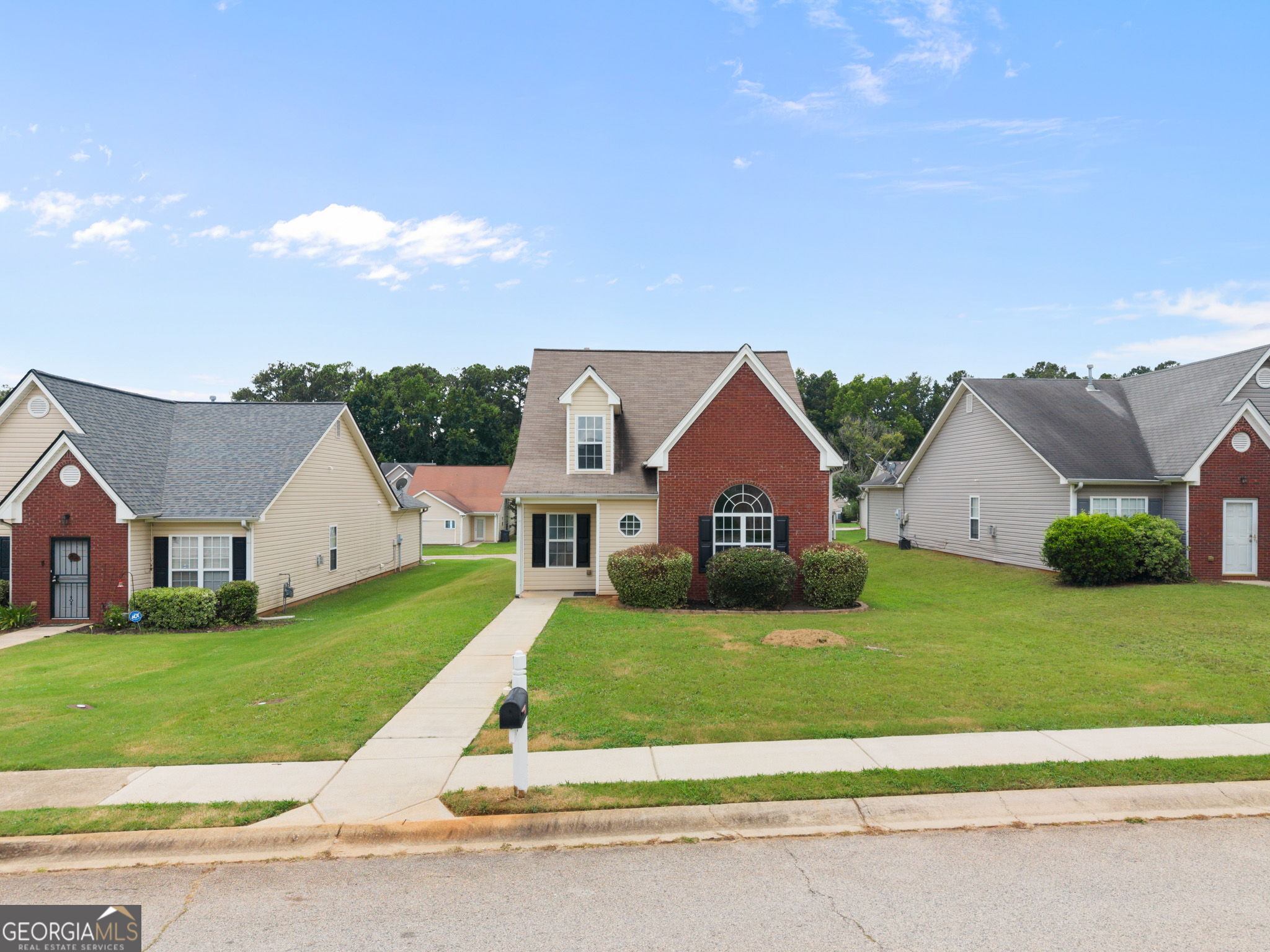 1470 Lafayette Square Property Photo 2