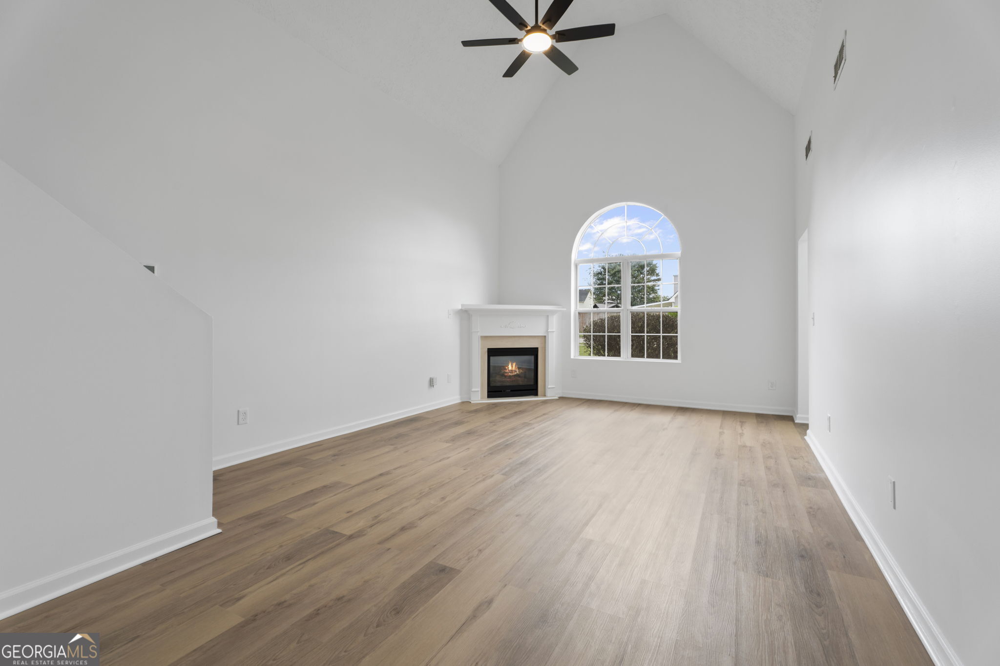 1470 Lafayette Square Property Photo 7