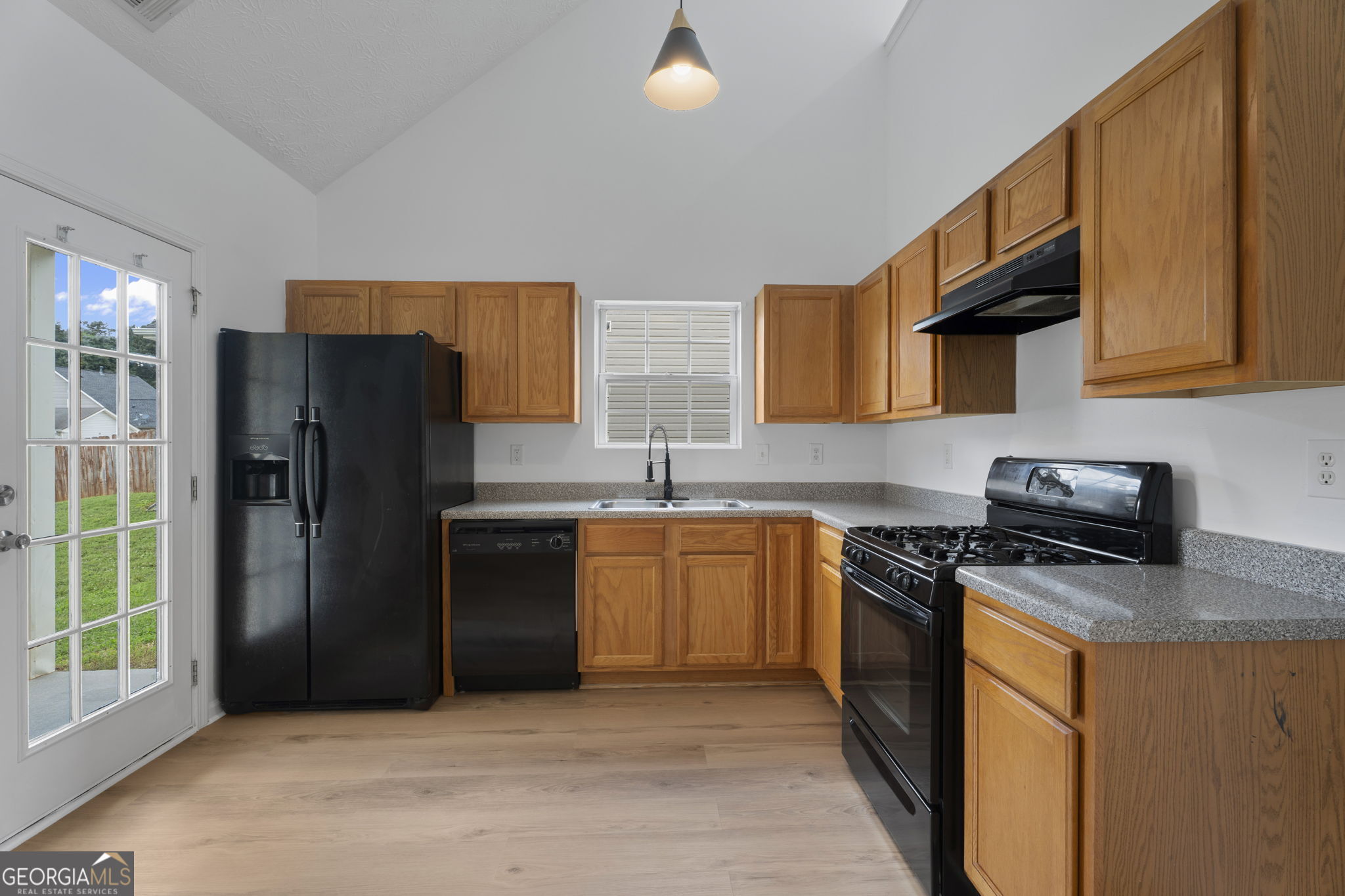 1470 Lafayette Square Property Photo 17