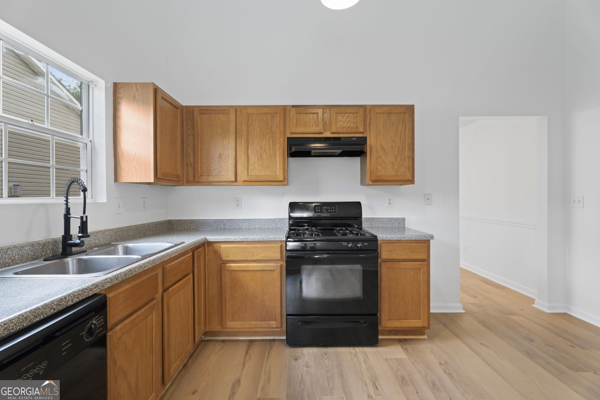 1470 Lafayette Square Property Photo 18