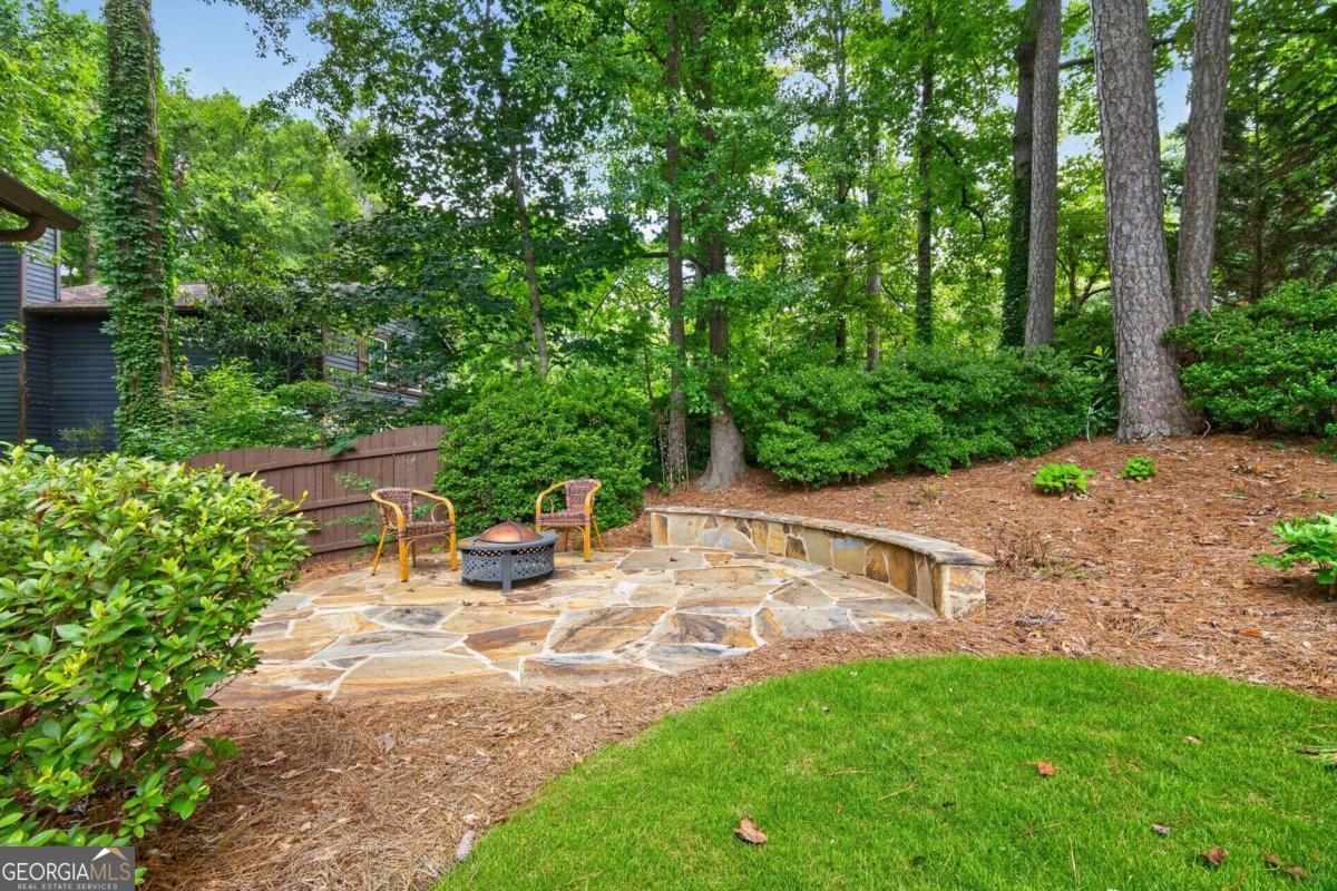9640 Pine Thicket Way Property Photo 2